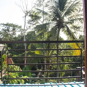 ratna-villa-4.ubudhotelsnow.com/